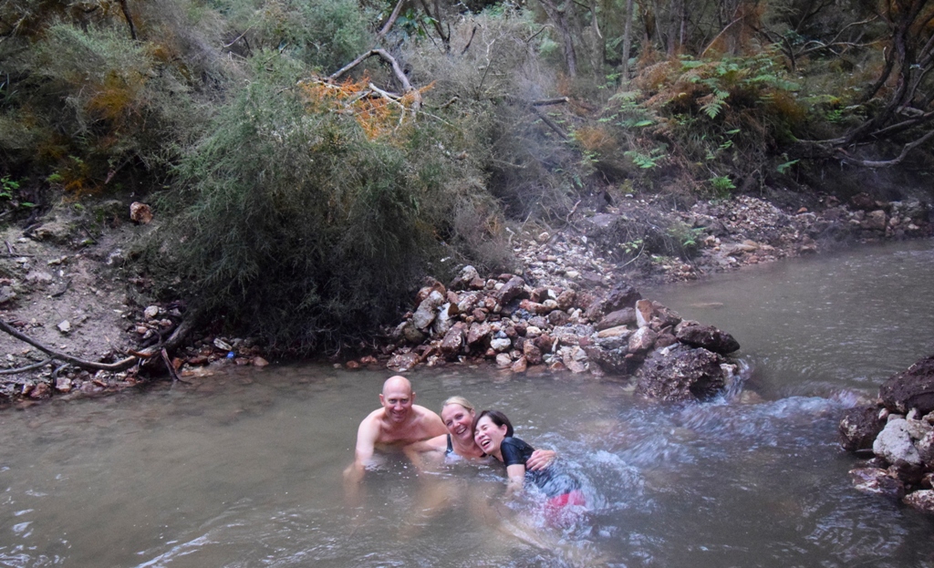 В теплых водах реки Уаи-О-Тапу