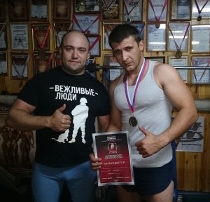 Орлов Вадим с тренером ЧМ Игорем Умеренковым.jpg