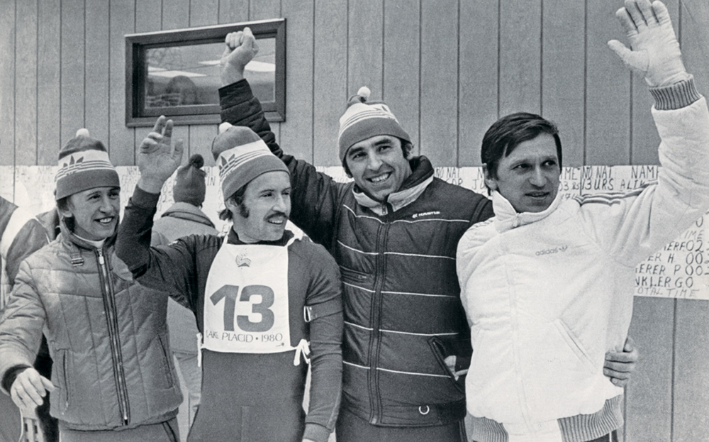 Слева направо: Владимир Аликин, Анатолий Алябьев, Владимир Барнашов, Александр Тихонов. Сборная СССР на Олимпиаде в Лейк-Плэсиде, 1980 год.