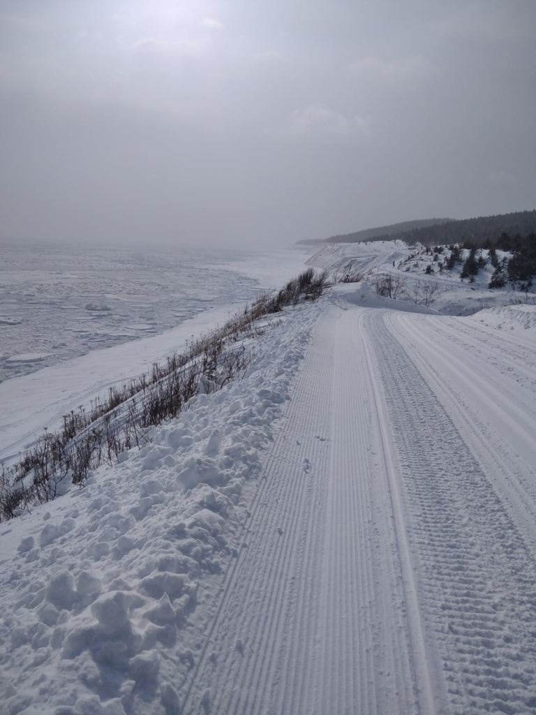 Вдоль океана.