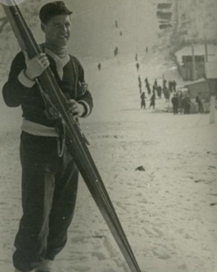 Химичев Михаил Алексеевич – чемпион СССР (1936, 1937, 1944, 1945). Заслуженный мастер спорта. Тренер сборной СССР на Олимпийских играх 1956, 1960 гг. 