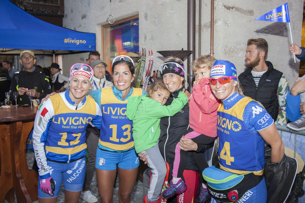 Лоран, Дебертолис и Брокар с Марианной Лонгой