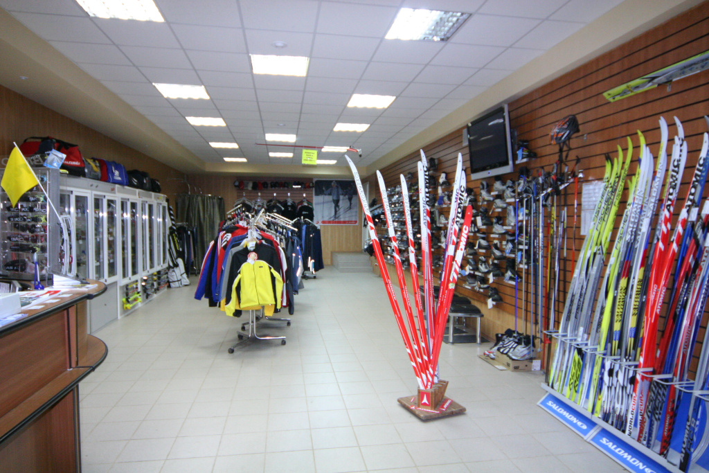 А так выглядел магазин в 2005 году. 