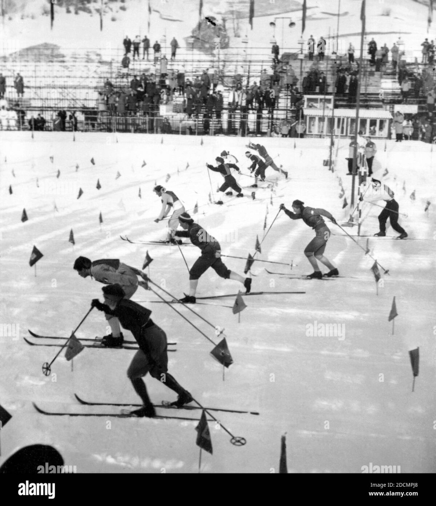 Старт женской эстафеты 3х5 км на Олимпийских играх 1956 г. 