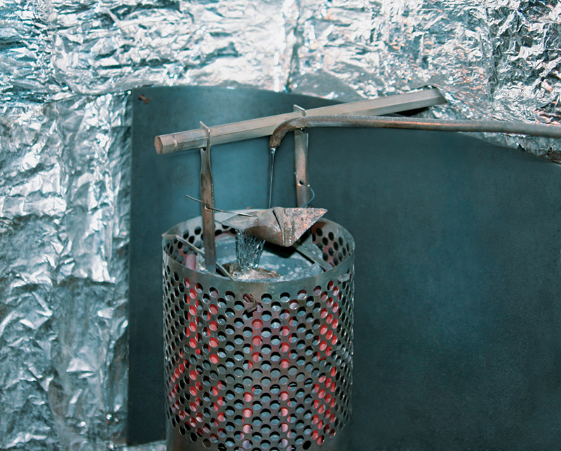 ... опрокидывается.