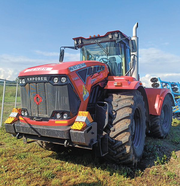 Трактор «Кировец» по имени «Ленин».