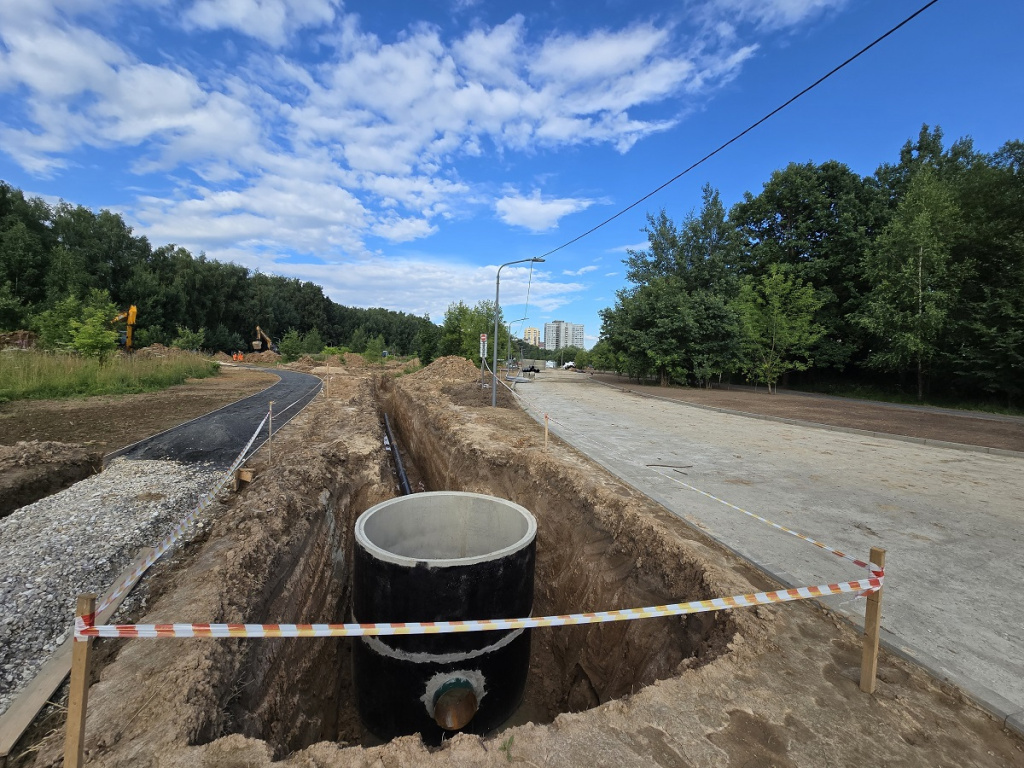 Создается водопроводная система для подключения снегогенераторов.