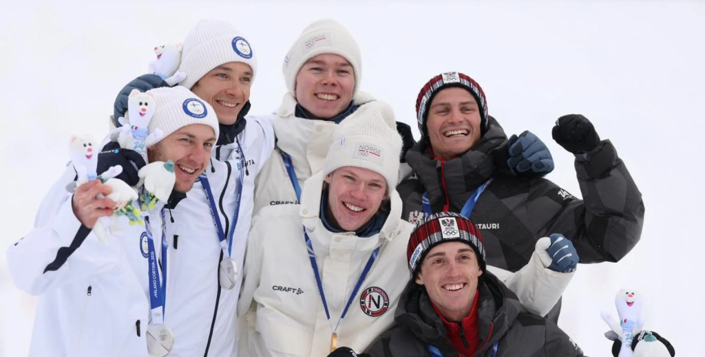 Медалисты командного спринта в двоеборье: Финляндия (серебро), Норвегия (золото), Австрия (бронза)