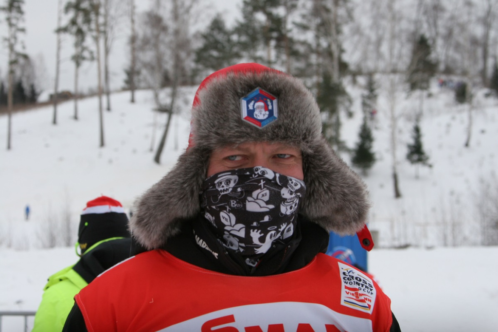 Дёмино, 2012 год, этап Кубка мира по лыжным гонкам. Морозяка был страшный, а представителю сервиса Madshus нужно было весь день провести на улице. 