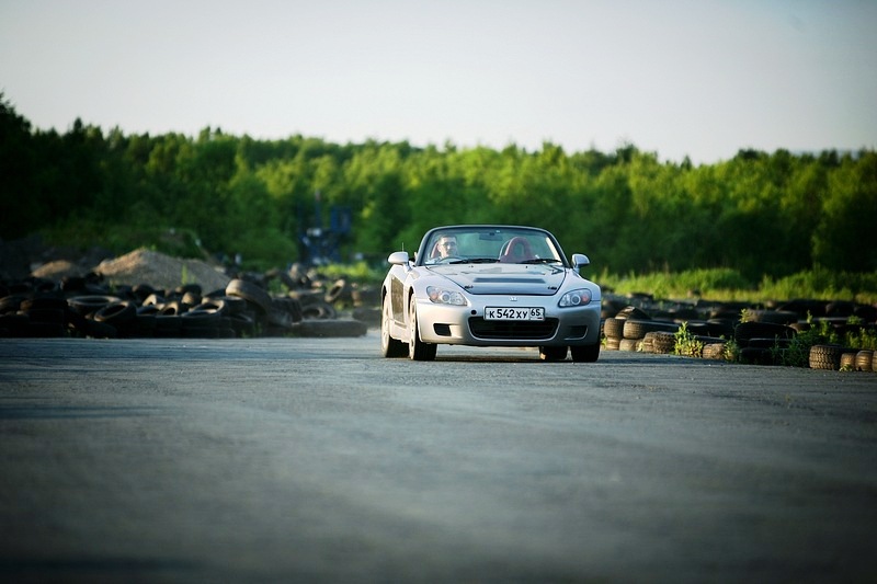 6. За рулем родстера Honda S2000.