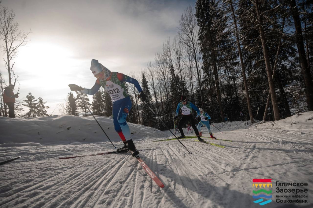 Милена Габушева из команды «Русская Зима» на верхушке одного из подъёмов.