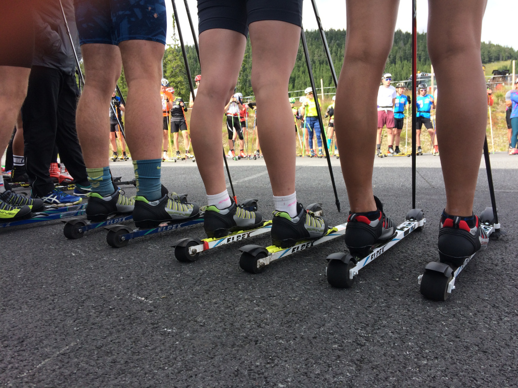 В многообразии зарубежных лыжных брендов не затерялся и отечественный производитель лыжной обуви SPINE-Sport. Его представляли и тестировали российские участники международного тренировочного сбора. 