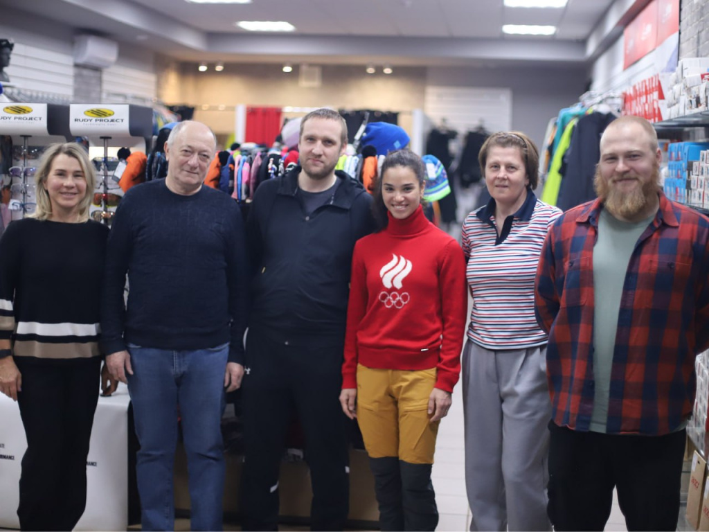 С олимпийской чемпионкой Вероникой Степановой в магазине "Ювента". 