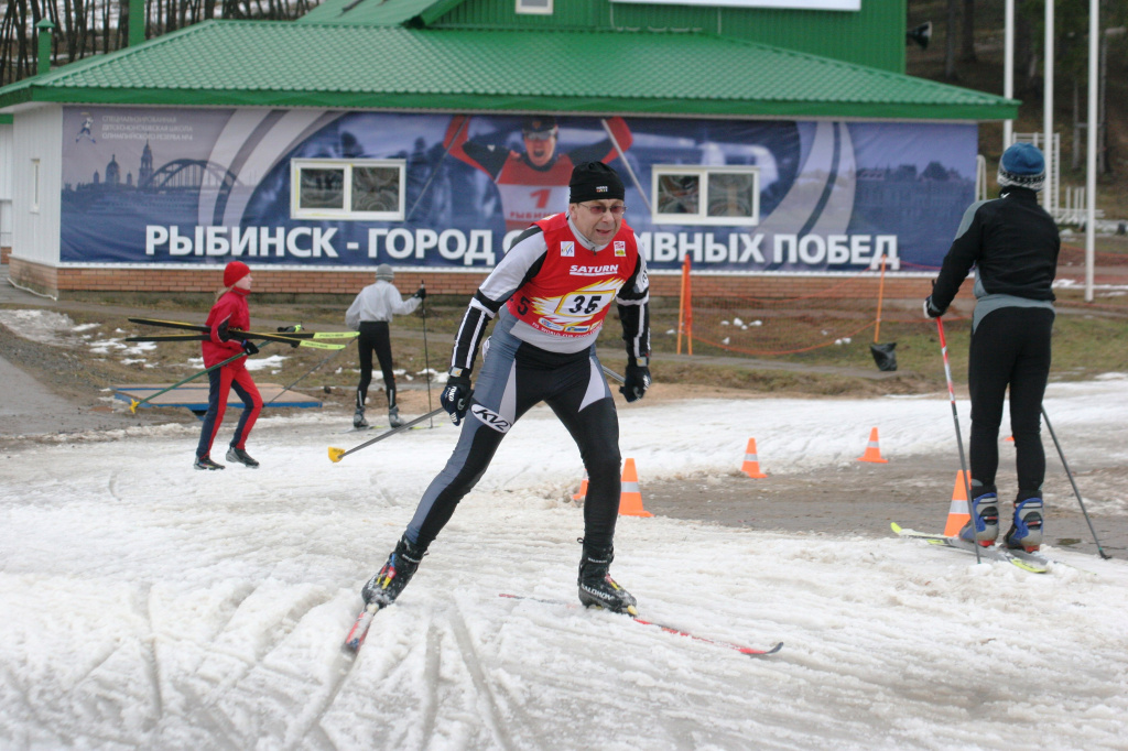 Сергей Емельянов на трассе самого первого Дёминского марафона.