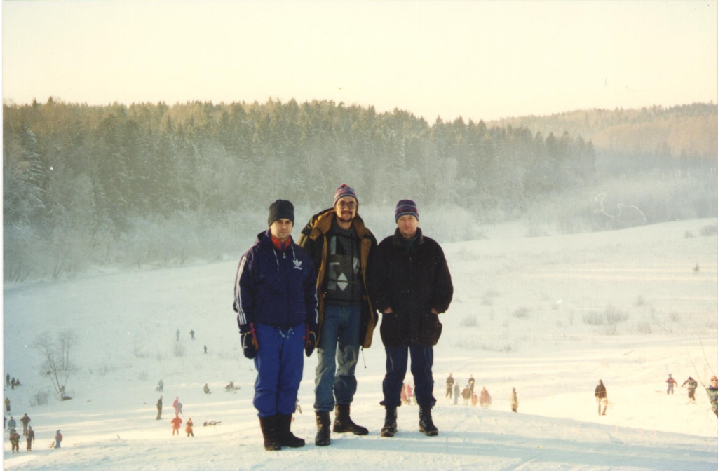 Пётр с друзьями. По центру тот самый Владимир Хрипко, придумавший название магазина "Ювента".