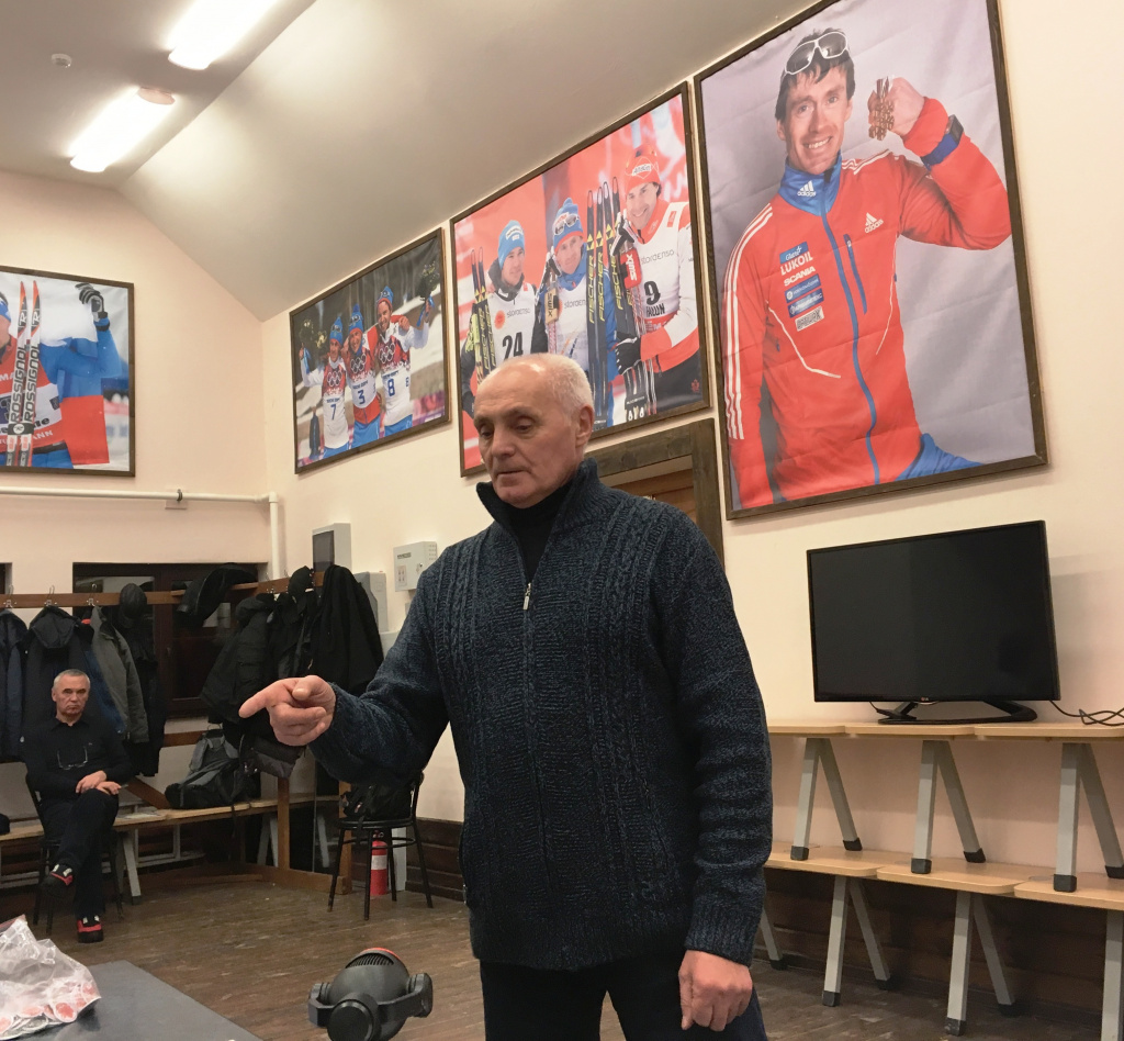 Лидер лыжной трассы в Вороново Евгений Слесарев пригласил собравшихся на Первый Вороновский Классический Марафон.